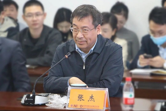 张杰1.jpg