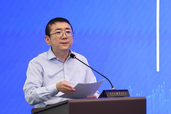 杨涛.png