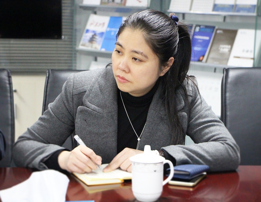 杨佳1.jpg