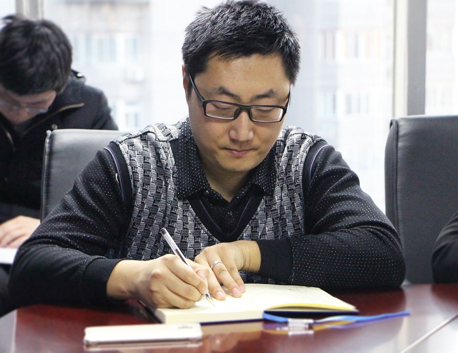 刘伟1.jpg